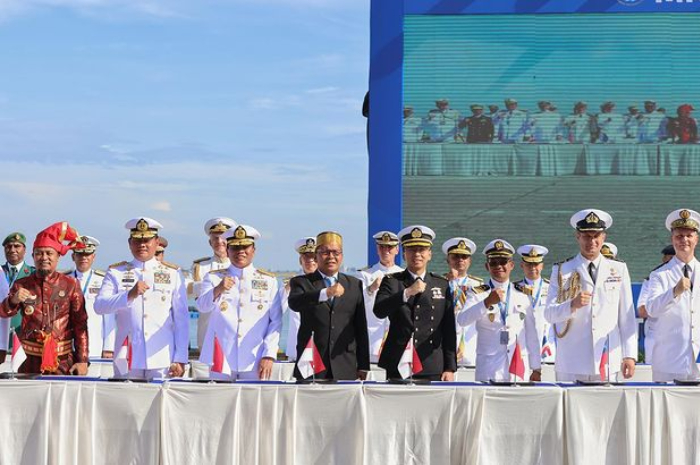 <p>Pembukaan MNEK 2023 dihadiri Gubernur Sulawesi Selatan dan Jendral Pejabat Daerah (Foto/Instagram/dpramdhanpomanto)</p>
