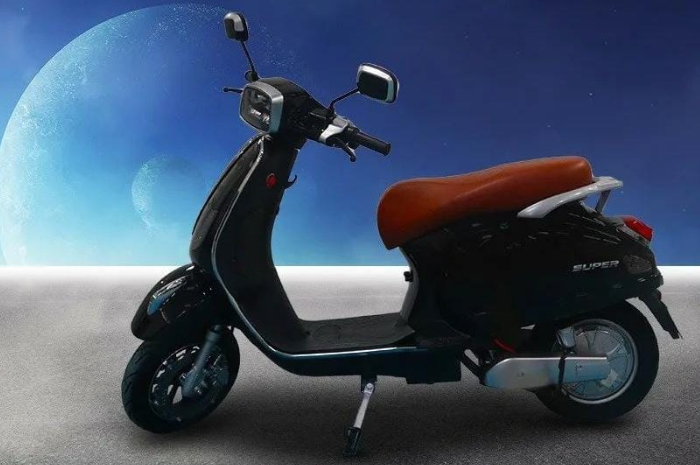 <p>Ket Foto: Motor Listrik T3 dengan gaya retro klasik dan mampu menempuh hingga 60 km (Foto/Instagram/uwinfly.id)</p>
