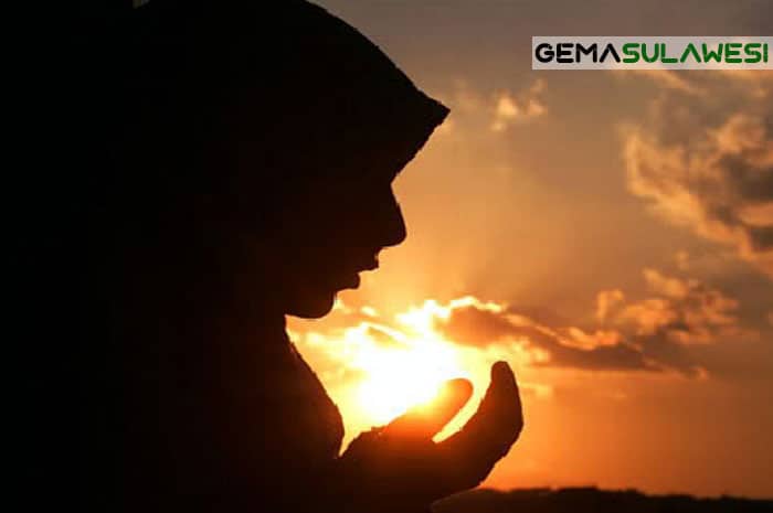 <p>Ilustrasi Muslim Berdoa</p>