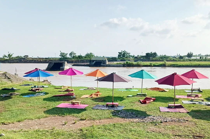 <p>Ket foto: Habiskan soremu di wisata Bongpes Jepara dan nikmati view bendungan cantik (Foto/Instagram/hehang_hoheng977)</p>
