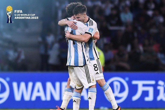 <p>Ket Foto: Foto para pemain timnas Argentina U-20 yang telah memenangkan pertandingan melawan Guatemala tadi malam (Foto/Twitter/@faktasepakbola)</p>
