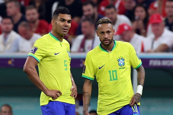 <p>Ket Foto: Foto duo pemain Brazil Terkuat dan Hebat, Casemiro dan Neymar di lapangan (Foto/Twitter/@idextratime)</p>
