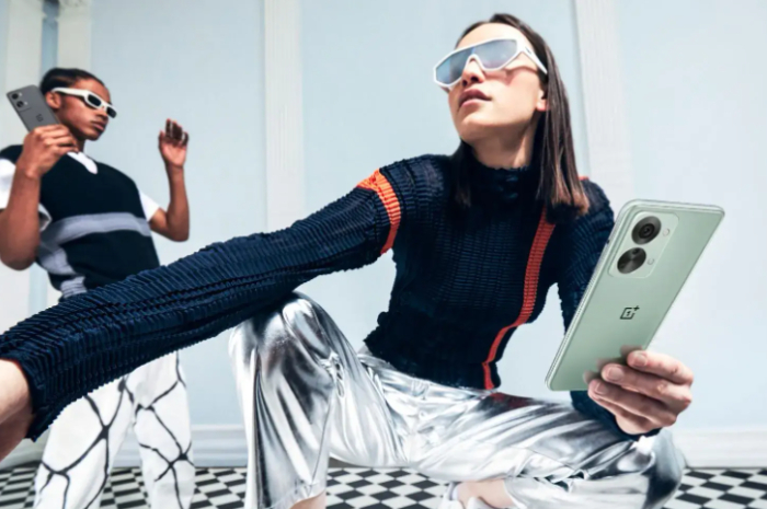 <p>Foto HP OnePlus Nord 2T yang punya spesifikasi menarik di kelasnya (foto/website resmi OnePlus)</p>
