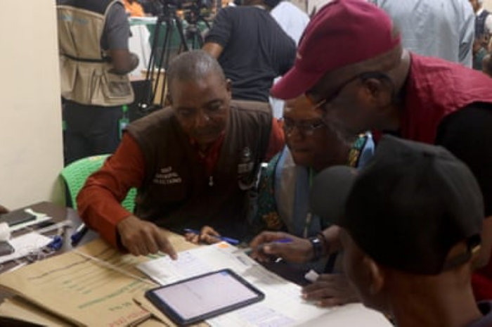 <p>Keterangan Foto: Oposisi Nigeria meminta pemilu dibatalkan, (Foto:/Twitter:anadoulu)</p>
