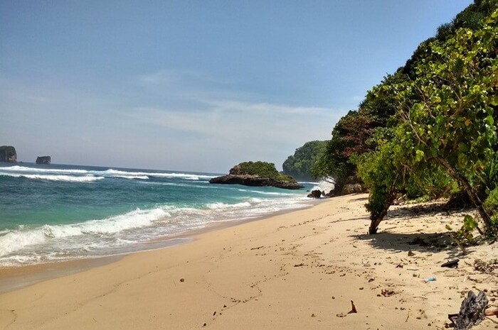 <p>Ket Foto: Ilustrasi foto keindahan Pantai Watu Leter (Foto/Google Maps/Septa Widya)</p>
