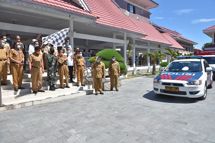 <p>Pelepasan Pasar Mobile Oleh Gubernur Sulawesi Tengah. Foto/Biro Humas Protokol Setda Prov. Sulteng.</p>

