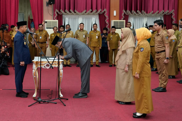 <p>Pelantikan Kepala Sekolah SMA, SMK dan SLB Negeri se-Sulawesi Selatan (Foto/laman Sulsel Prov)</p>