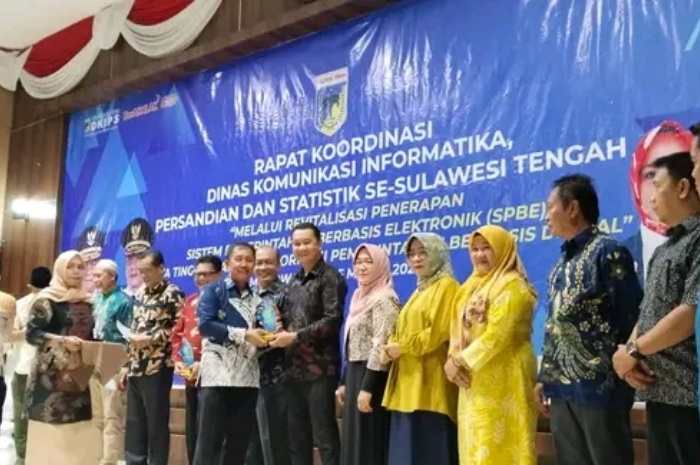 <p>Keterangan Foto : Pembukaan Rakor Komunikasi Sulteng, (Foto:/Facebook/Kominfosandi Poso)</p>
