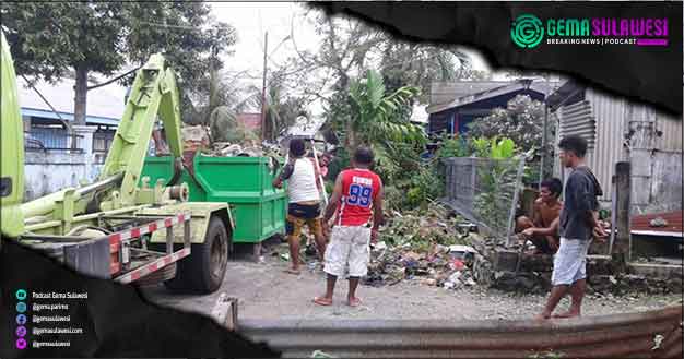 <p>Sejumlah warga gotong royong bersihkan lingkungan (Ilustrasi Gambar)</p>
