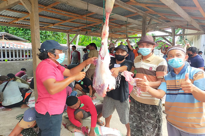 <p>Foto: Pemotongan hewan kurban di Purwosari, Parigi Moutong.</p>
