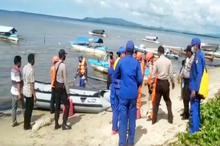 <p>Pencarian orang hilang di Parimo (Foto: Basarnas Palu)</p>
