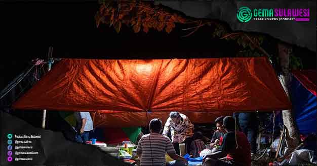 <p>Pengungsi Korban Gempa 5,8 Magnitudo Mamuju Butuh Tambahan Tenda Darurat</p>

