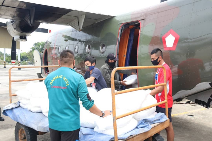 <p>Ket Foto: Persiapan Teknologi Modifikasi Cuaca (Foto/Instagram KLHK)</p>
