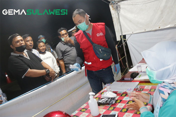 <p>Kunjungan DPRD ke Posko Siaga Corona Perbatasan Parigi Moutong, Selasa 14 April 2020.</p>
