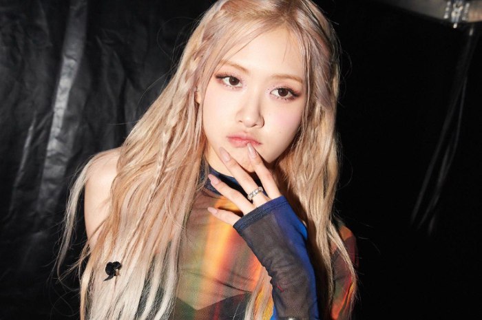 <p>Ket Foto: Rose Blackpink, Idol Kpop yang memiliki zodiak Aquarius (Foto/Instagram/roses_are_rosie)</p>
