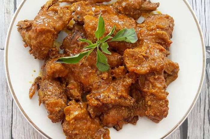 <p>Ket foto: resep membuat ayam sambal rujak (foto/Instagram/@deliciochickentown)</p>
