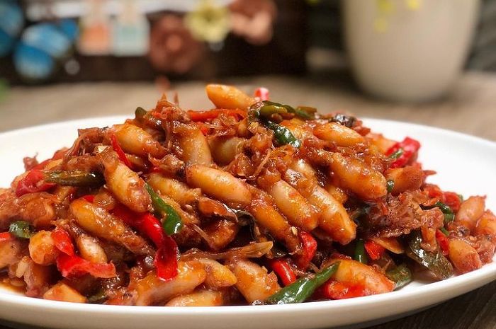 <p>Ket foto: resep membuat sambal cumi asin (foto/instagram/@emmy_gho)</p>
