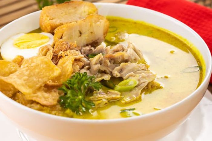 <p>Ket foto: resep membuat soto ayam kuning (foto/instagram/@dapurkobe) </p>
