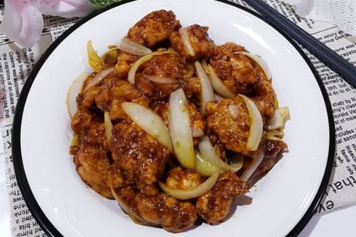 <p>Ket foto: resep membuat ayam kecap bawang bombay (foto/instagram/@aily_bevelin)</p>
