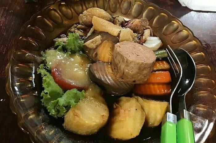 <p>Resep Selat Solo ala Rumahan, Masakan Paling Istimewa untuk Seluruh Keluarga Tercinta!</p>

