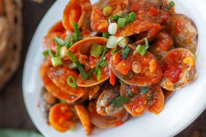 <p>Ket foto: resep membuat kerang saus Padang (foto/instagram/@nisasukarso) </p>
