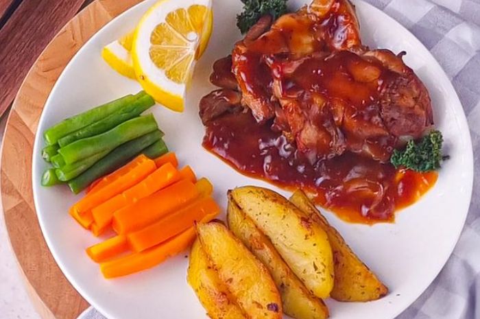 <p>Ket foto: resep membuat steak ayam (foto/instagram/@qiutin.kitchen)</p>
