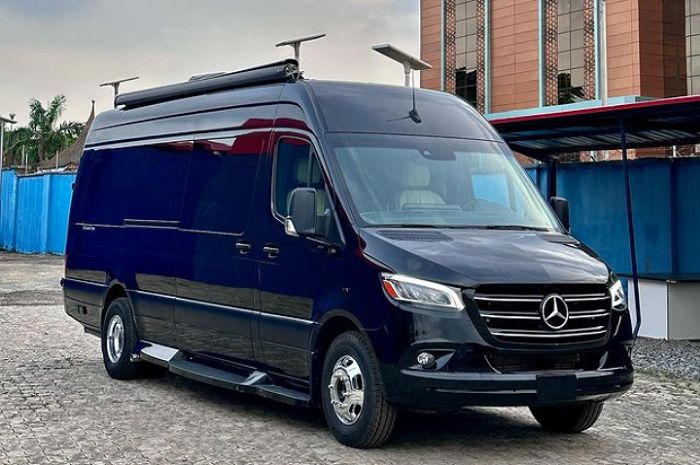 <p>Ket foto: spesifikasi dan harga Mercedes-Benz Sprinter (foto/instagram/@khairautos) </p>
