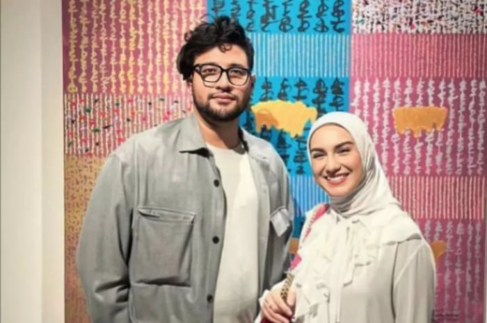 <p>Ket. Foto : Kebersamaan Irish Bella dan Ammar Zoni Dalam Pameran Seni Jakarta (Foto/Instagram/airruminity_official)</p>
