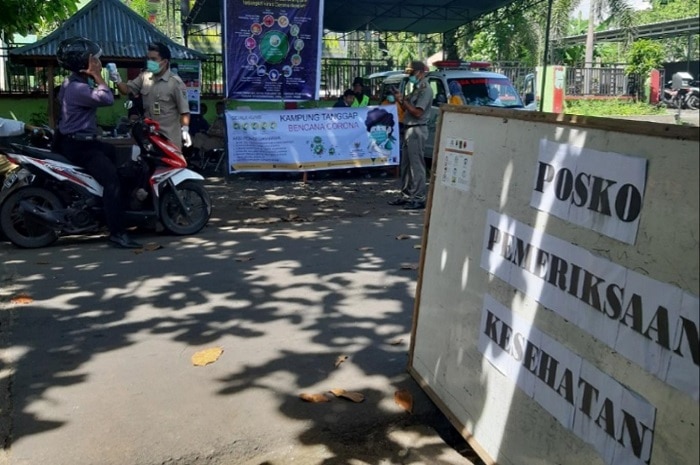 <p>Foto: Posko Pemeriksaan Kesehatan di Posko Perbatasan.</p>
