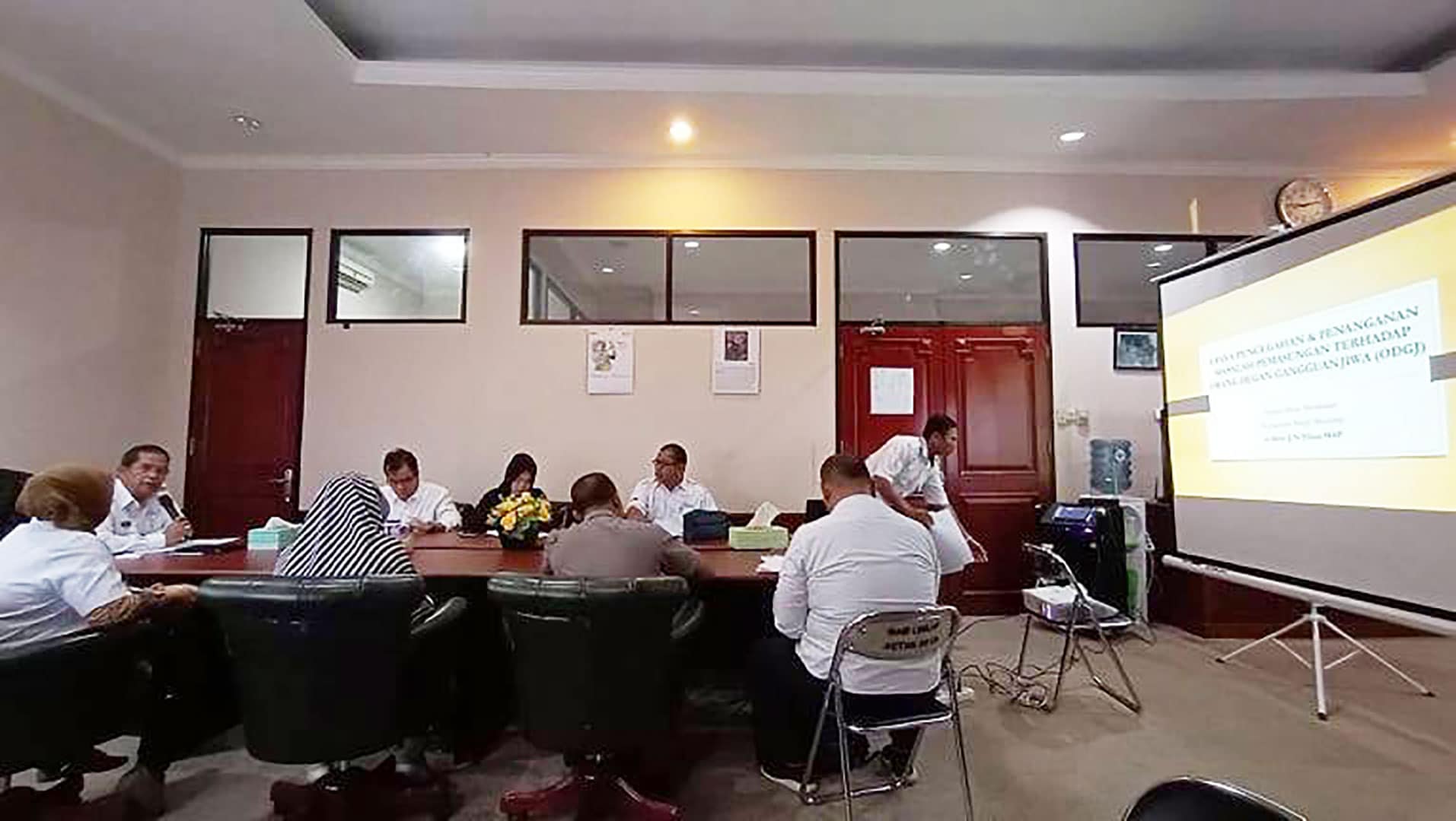 <p>Rakor ODGJ- Pemda Parigi Moutong Target Pengentasan ODGJ pada tahun 2020. Hal itu terungkap dalam rapat koordinasi di ruang kerja Wabup Parimo, Rabu 4 Maret 2020. GemasulawesiFoto/MuhammadRafii.</p>
