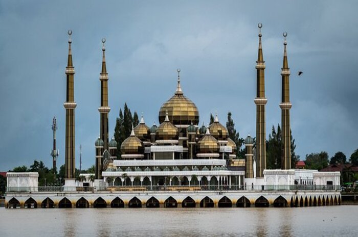 <p>Ket Foto: Ilustrasi foto masjid yang tampak megah (Foto/Youtube/Ramadhan)</p>
