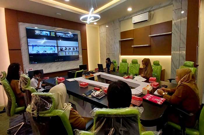 <p>Foto: Rapat Wakil Walikota Palu bersama Gubernur Sulawesi Tengah.</p>
