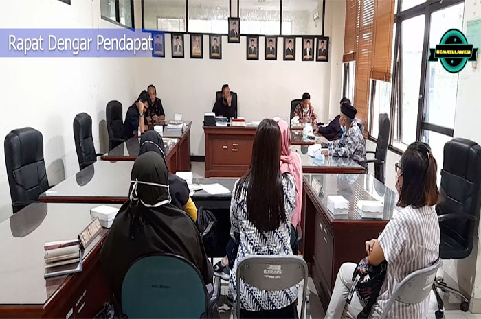 <p>Foto: RDP dengan Dinkes Parimo, Sulteng di ruang komisi IV DPRD, Selasa 2 Maret 2021.</p>

