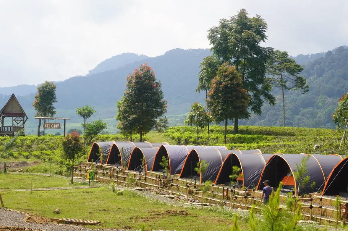 <p>Ket foto: Rasakan sensasi camping seru di The Ciliwung Adventure Camp Bogor (Foto/Instagram/theciliwung)</p>