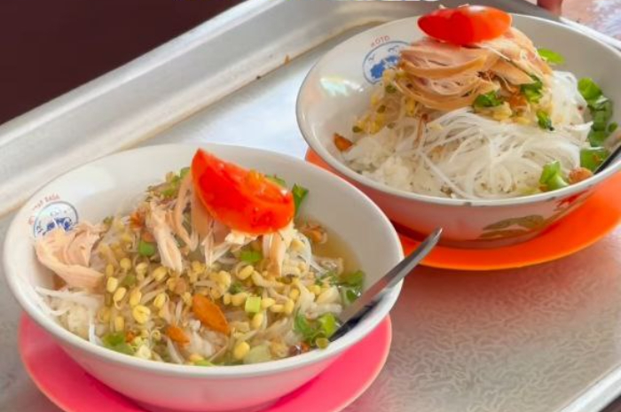 <p>Ket foto: Yuk intip kuliner murah di Semarang yaitu Soto Ayam Kartini (Foto/Instagram/@nyonyolaper)</p>
