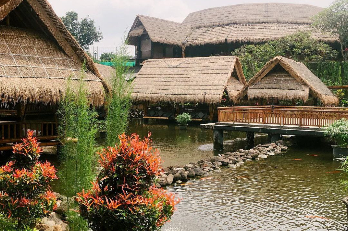 <p>Ket foto: Gubug Mang Engking Ungaran Semarang jadi rekomendasi tempat makan yang nyaman dilengkapi view alam cantik (Foto/Instagram/mangengkingungaran)</p>