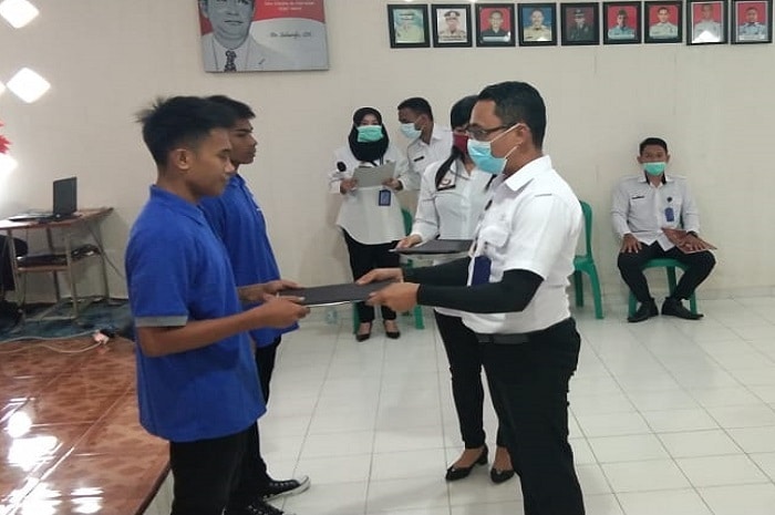 <p>Foto: Pemberian Remisi kepada 15 Napi Lapas Klas III Parigi, di Aula Lapas Klas III Parigi, Kamis 24 Desember 2020.</p>
