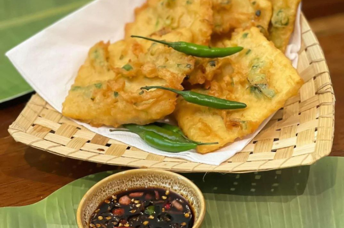 <p>Ket foto: Resep tempe mendoan yang sat set dibuat di rumah, cocok jadi takjil buka puasa (Foto/Instagram/@foodirius)</p>

