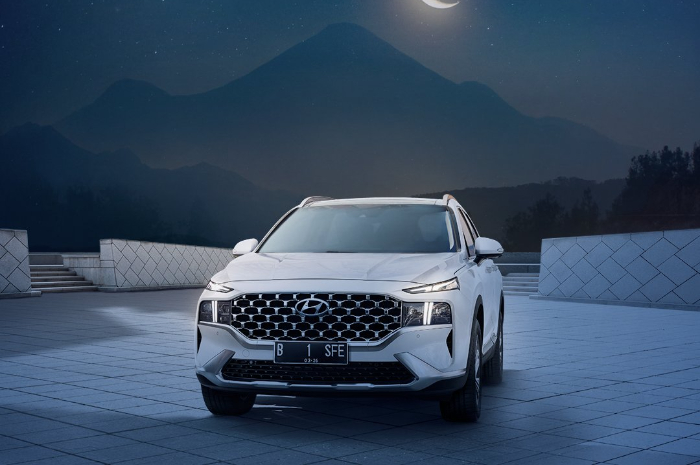<p>Ket Foto: Hyundai Santa Fe tawarkan banyak teknologi dan fitur mewah (Foto/Twitter/hyundaimotorid)</p>
