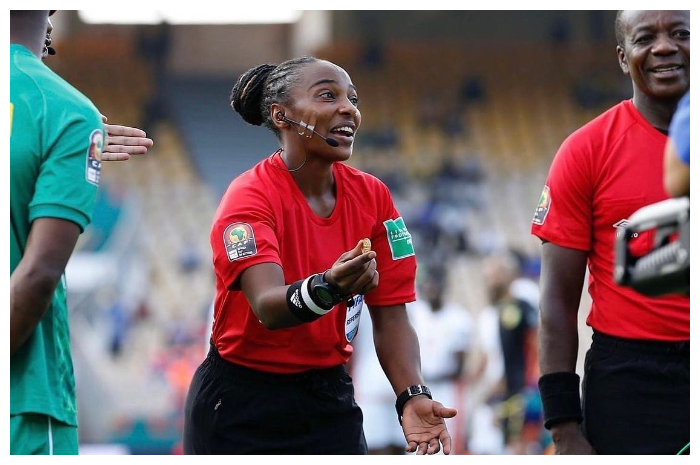 <p>Ket. Foto: Salima Mukansanga Menjadi Wasit Perempuan Afrika Pertama di Piala Dunia (Instagram/@mukansanga_salima)</p>
