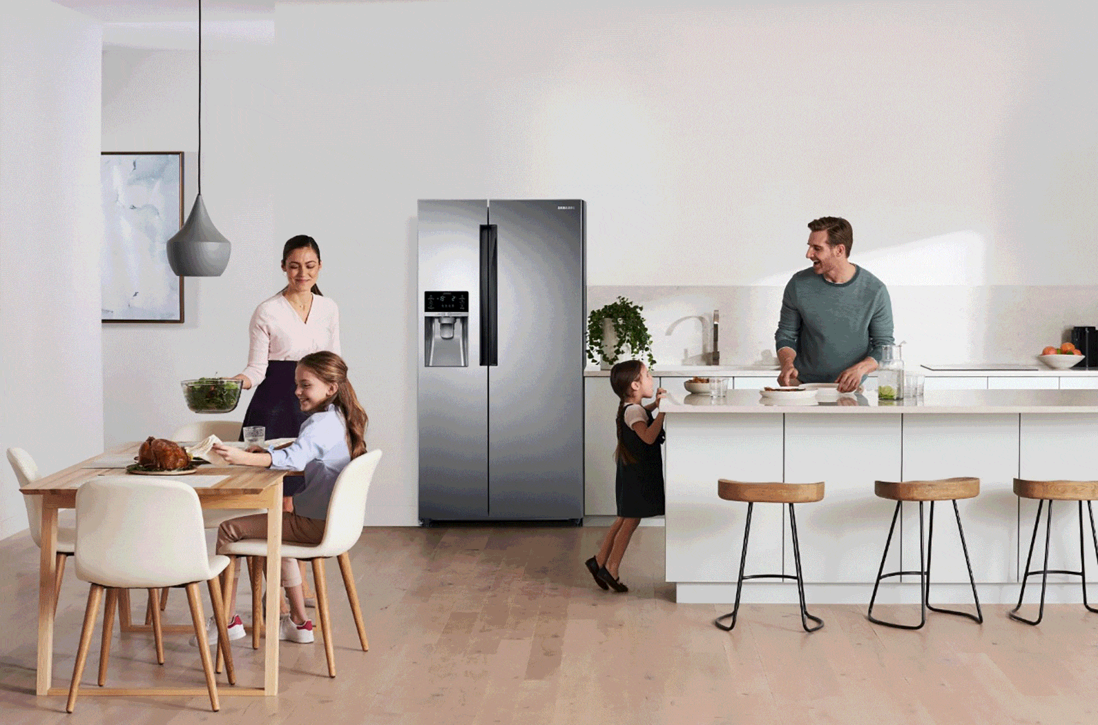 <p>Kunjungi www.samsung.com/id untuk menentukan produk Home Appliances Samsung yang paling tepat bagi keluarga. Hingga 31 Maret 2020, dapatkan kesempatan untuk mendapat penawaran terbaik seperti cashback dan gratis Samsung Microwave untuk pembelian Kulkas Side by Side Samsung melalui https://www.samsung.com/id/offer/home-appliances/homazing/.</p>
