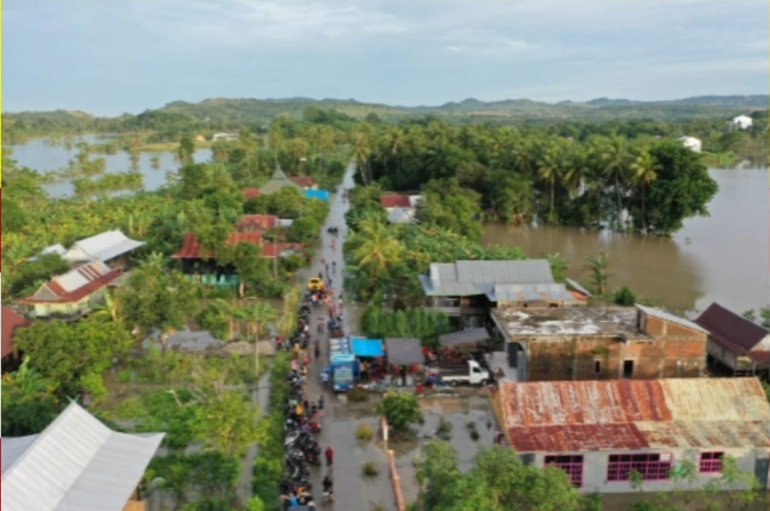<p>Ket Foto: Foto drone suasana banjir di Pananrang Alitta  Pinrang. (Foto/Facebook Pinranginfo)</p>
