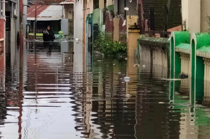 <p>Ket Foto: Banjir di Kota Makassar. (Foto/Facebook Mahdin Al Bimawy)</p>
