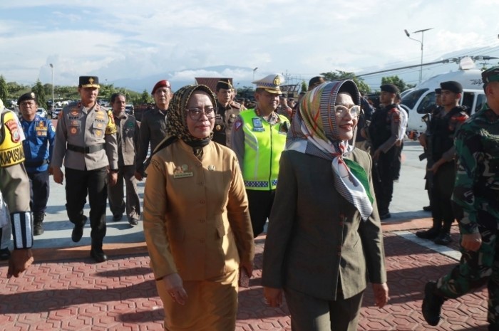 <p>Keterangan Foto : Sekdaprov Sulawesi Tengah saat menghadiri apel operasi ketupat menjelang idul fitri 2023, (Foto/Humas Pemprov Sulteng)</p>
