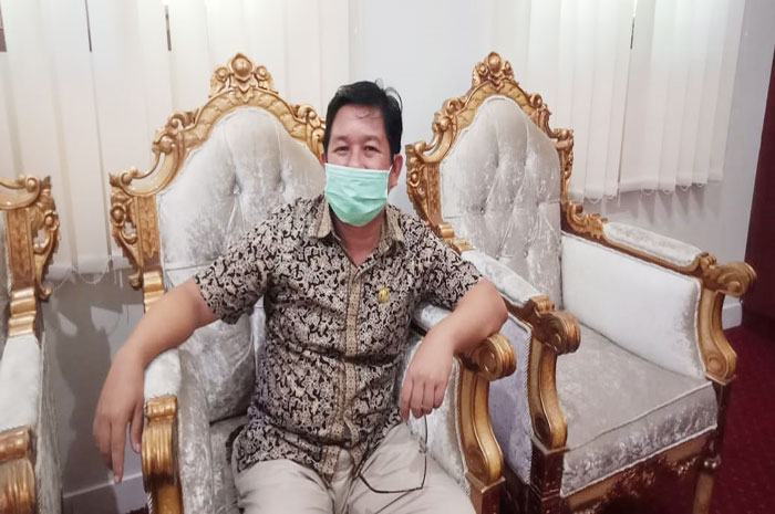 <p>Sekretaris Bappelitbangda Parimo Sulteng, Irwan, SKM</p>
