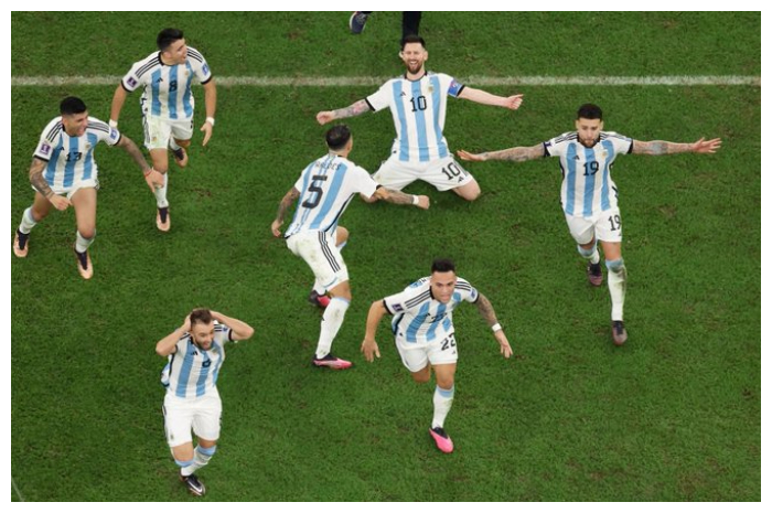 <p>Ket. Foto: Selebrasi<br />
Lionel Messi setelah menjadi pemenang (Twitter/@FIFAWorldCup)</p>
