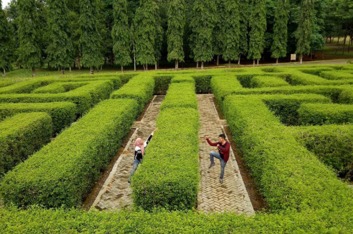 <p>Ket foto: Indahnya view di wisata Taman Labirin Pelaihari Kalimantan Selatan (Foto/Instagram/tututwindhasari)</p>

