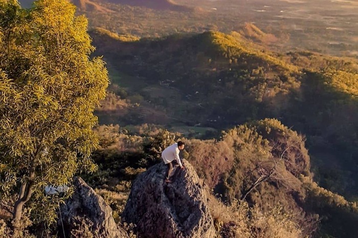 <p>Ket Foto: Ilustrasi foto pesona Puncak Pringgitan (Foto/Instagram/@pesona_pringgitan)</p>
