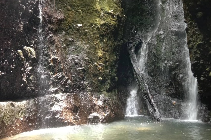 <p>Ket Foto: Ilustrasi foto pesona Air Terjun Seweru Madiun (Foto/Instagram/@farismahesa)</p>
