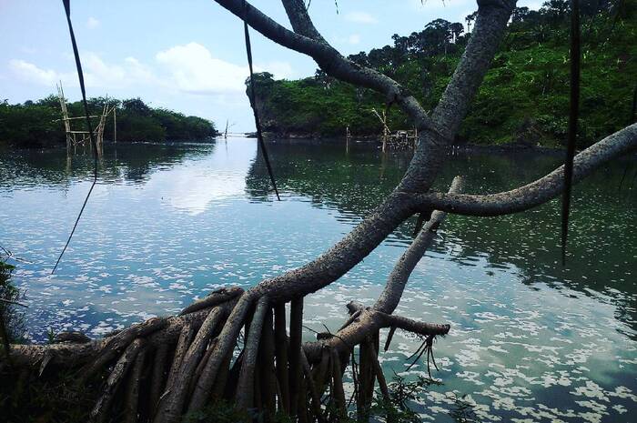 <p>Ket Foto: Ilustrasi foto pesona keindahan Pantai Tlepuk (Foto/Instagram/@emmytiyo)	</p>